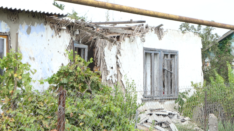 Зруйновані будинки в Борозенській громаді
