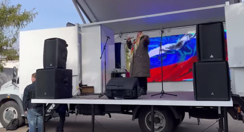 Концерт з кузова російської вантажівки